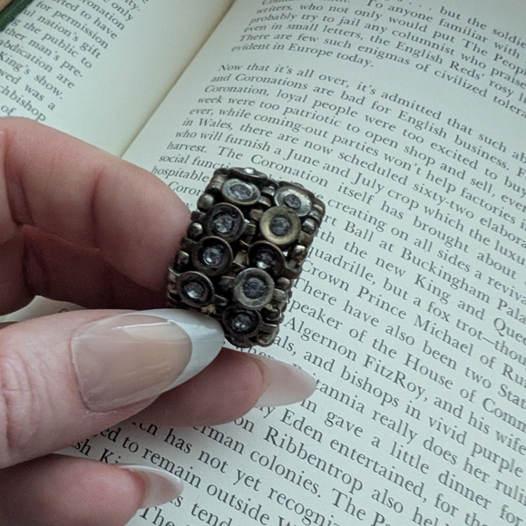 Vintage 90s Style Stretch Bronze Ring with Clear Stones - Picture 4 of 7